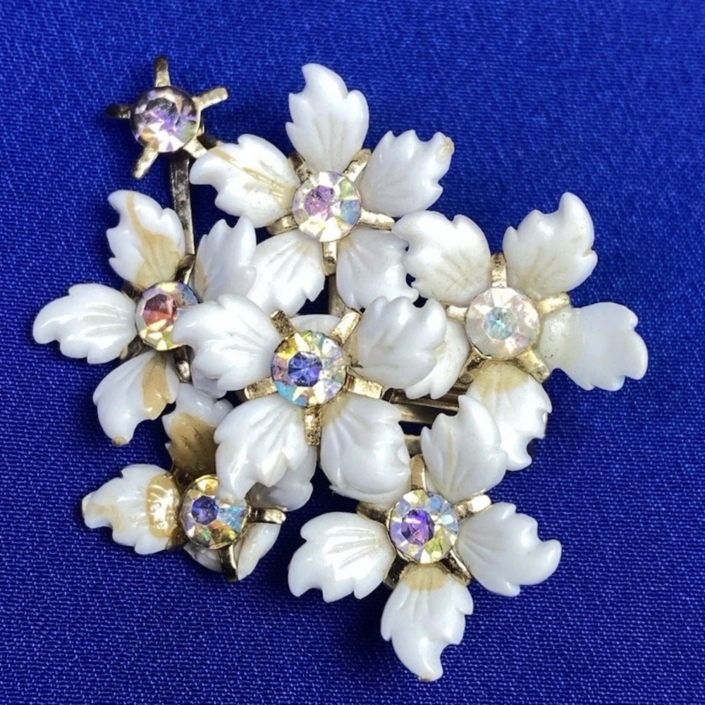 VINTAGE Coro White Enamel Flower clip on earring – AB Rhinestones – 1.5”
